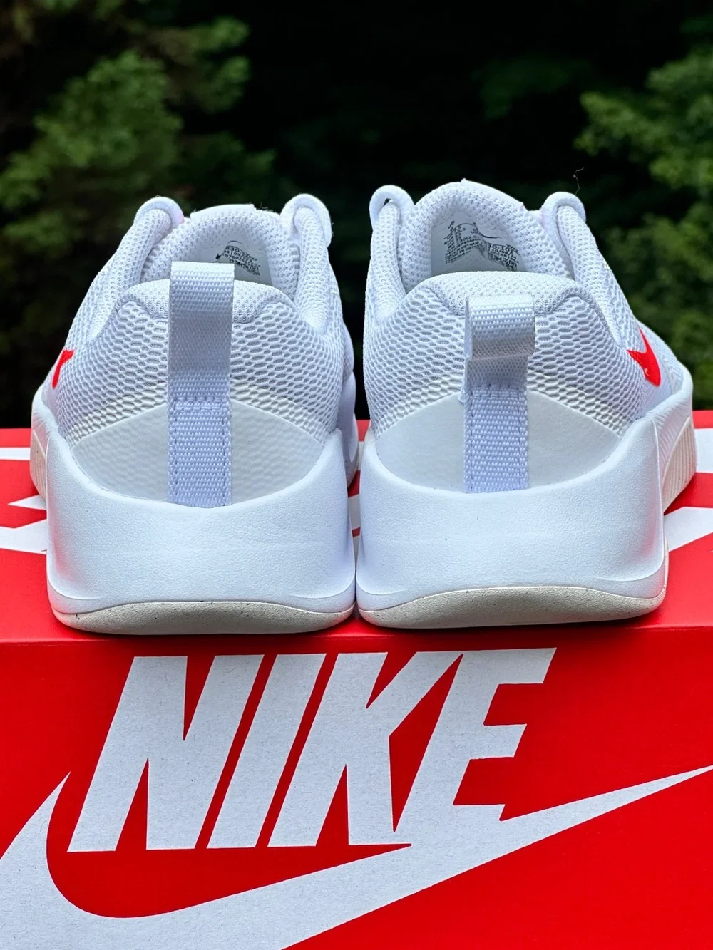 Nike MC Trainer 3 Low Casual Sneaker Womens 6 (fits Unisex Youth GS US 4.5)